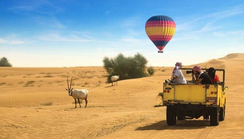 Полет на воздушном шаре и сафари на ретро автомобиле в Дубае