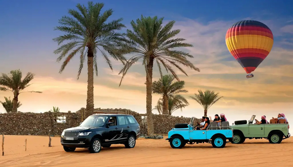 Полет на воздушном шаре и сафари на ретро автомобиле в Дубае