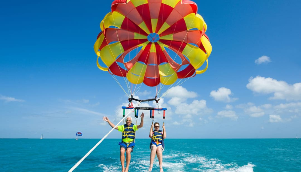 Parasailing In Dubai in Jumeirah