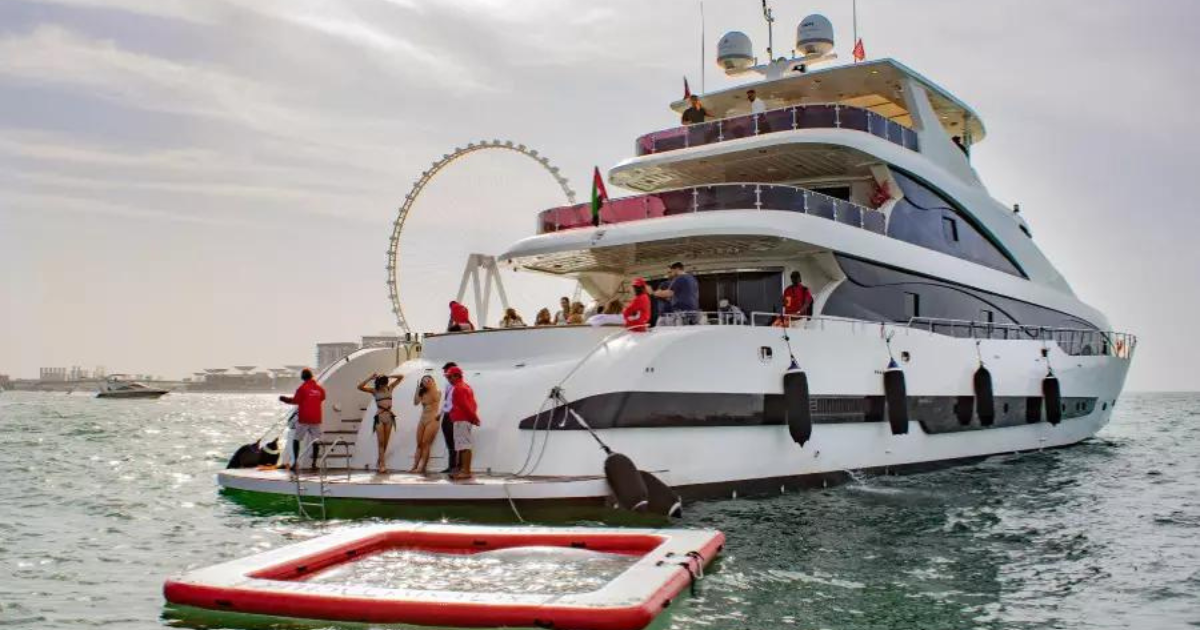 Morning Luxury Yacht Experience in Dubai