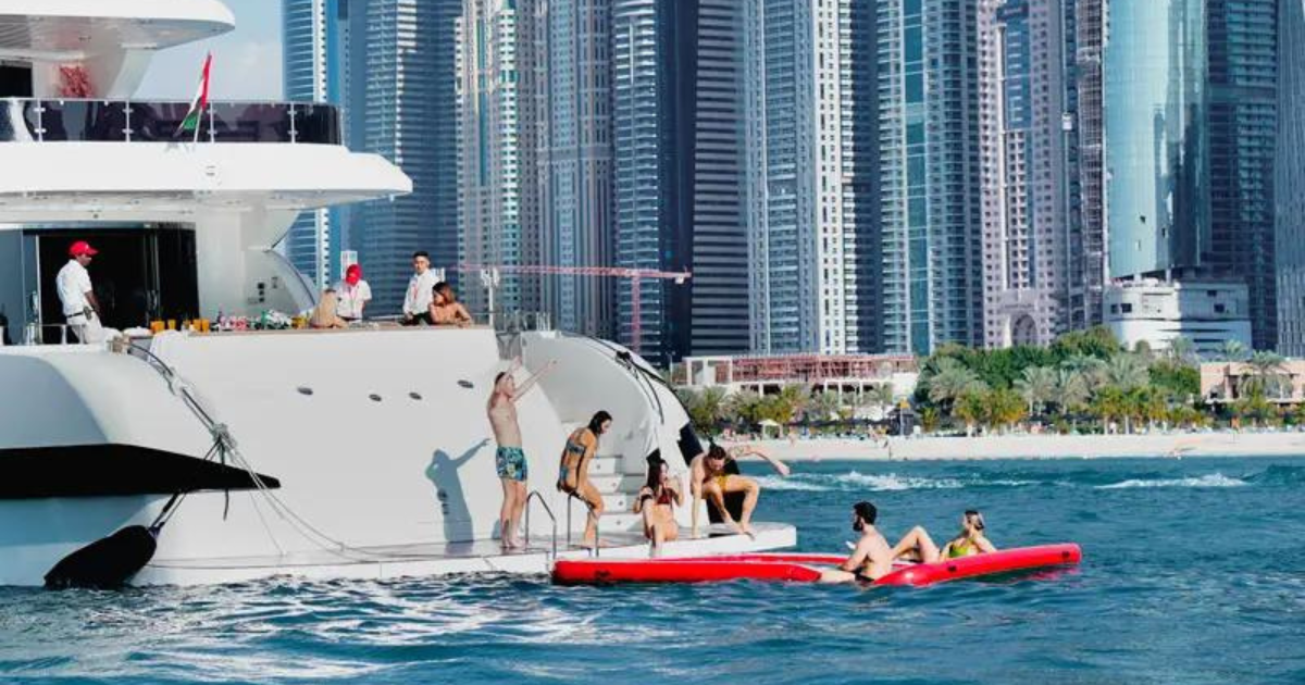 Morning Luxury Yacht Experience in Dubai