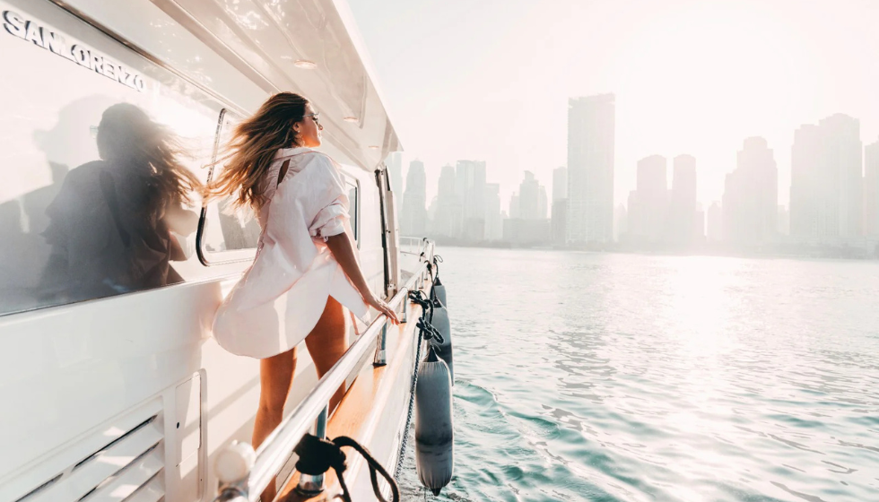 Marina Yacht Tour one hour yacht cruise with drinks