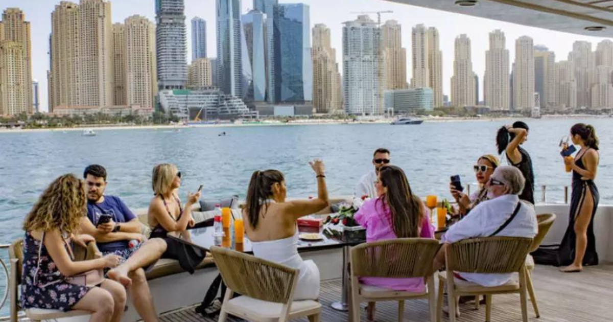Morning Luxury Yacht Experience in Dubai