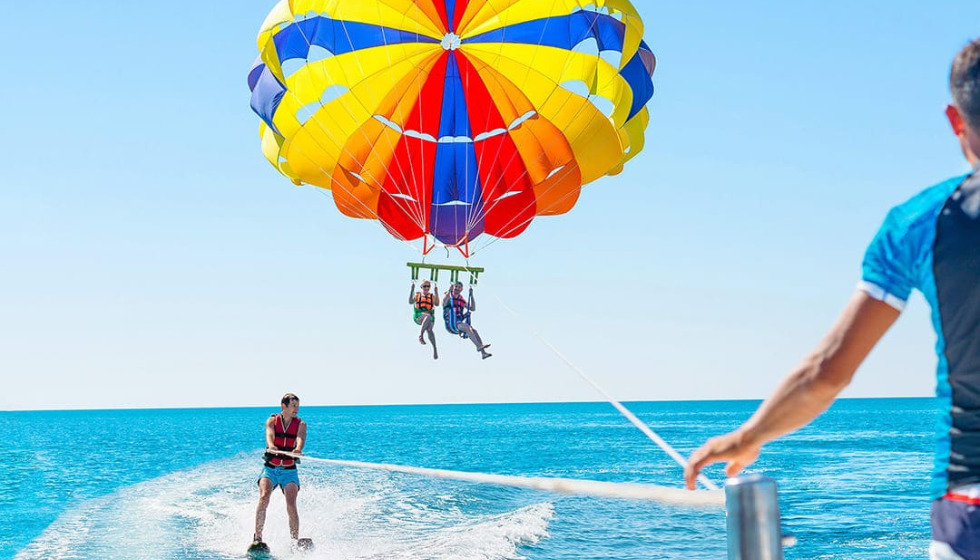 Parasailing In Dubai in Jumeirah