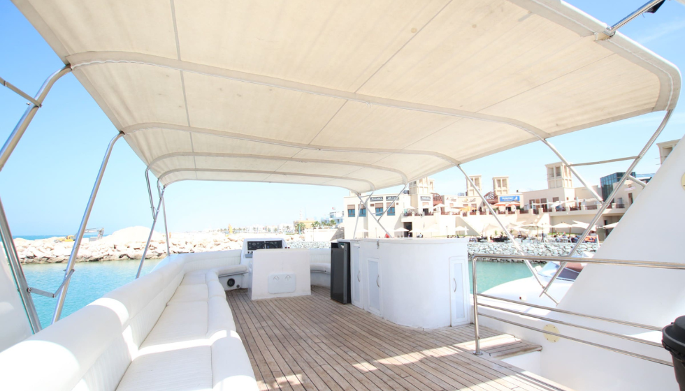 Yacht 80 Feet Rental in Dubai For 30 Persons