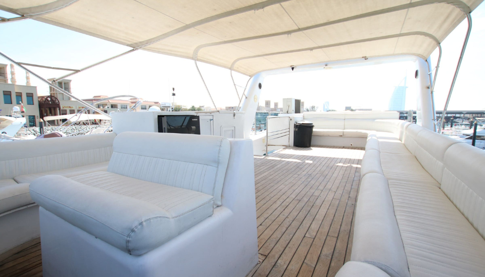 Yacht 80 Feet Rental in Dubai For 30 Persons