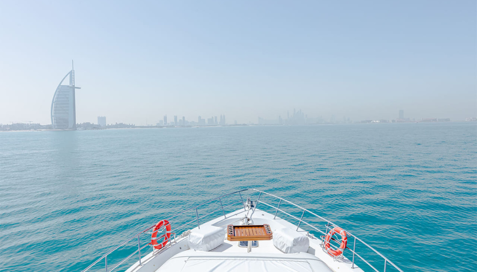 Yacht 82 Feet Rental in Dubai For 35 Persons